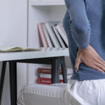 Rückenschmerzen können sehr belastend sein. Oft haben sie auch psychische Ursachen, aber hier kann man vorbeugend gegensteuern.