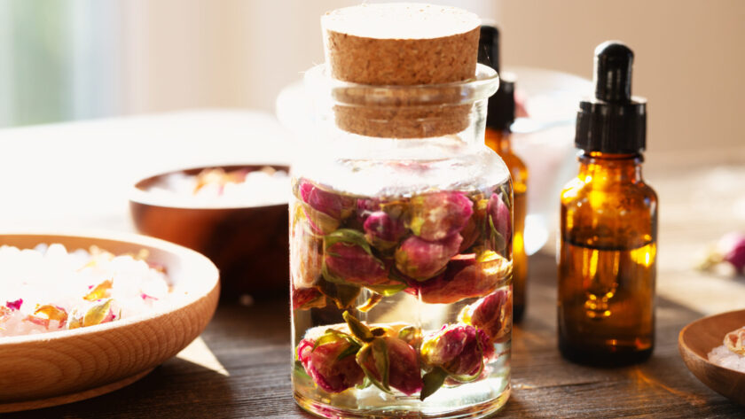Welche Vorteile bietet Rosenwasser?