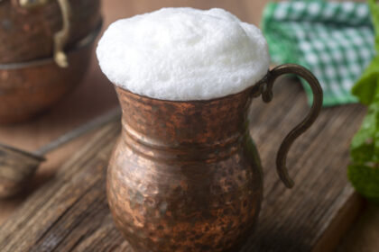 Gesund mit Ayran: Warum es Herz und Co. stärken kann