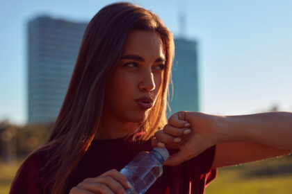 Hitze überstehen: 10 Hacks um kühl zu bleiben