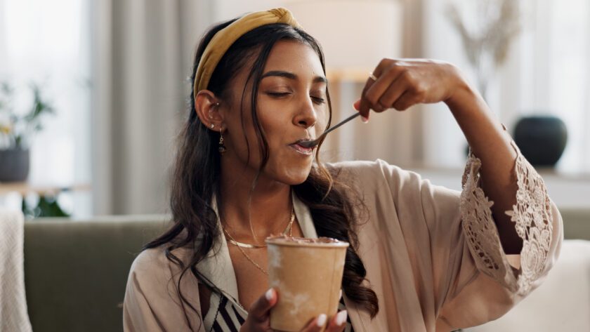Cremiges Eis trotz Hitze? Mit diesen Tricks vermeidest du nervige Eiskristalle – bei gekauftem und selbstgemachtem Eis!