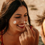 Sonnencreme: So schmierst du sie am besten ein