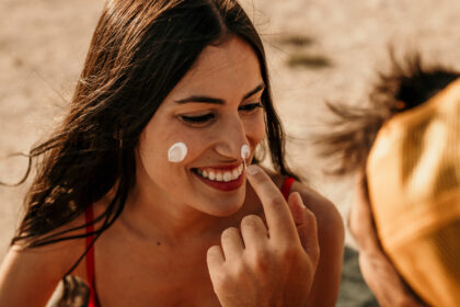 Sonnencreme: So schmierst du sie am besten ein