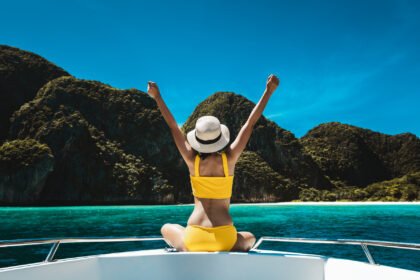 Me-Mooning ist das neue Honeymoon – Solo-Reisen mit Luxus, Selfcare und Selbstliebe statt Zweisamkeit und Ehering.