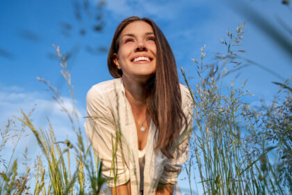 Serotonin: Alles was du über das Glückshormon wissen musst