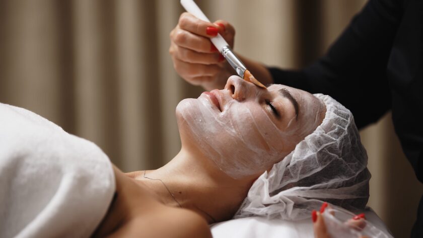 „High Maintenance“ im Trend: Auf TikTok gelten teure Beauty-Routinen als Statussymbol – doch lohnt der vierstellige Jahresaufwand?