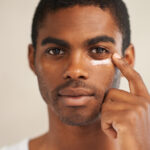 Sonne, Bräune, Sonnenbrand – warum reagiert jede Haut anders? Und was sagt das über deinen Hauttyp und Sonnenschutz aus?