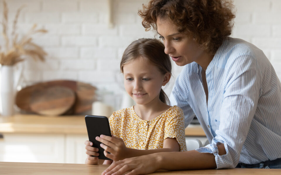 Bildschirmzeit bei Kindern